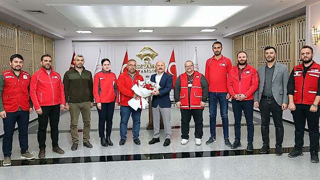 Vali Varol 'Kızılay, Dünyanın en köklü yardım kuruluşlarından biridir'