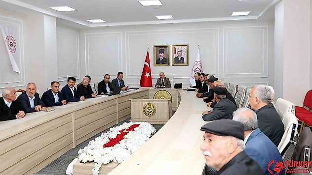 Vali Varol, Koçali ve Bağlıca köy heyetiyle bir araya geldi