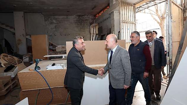 Vali Varol Mobilyacılar ve Marangozlar Sitesi esnafını ziyaret etti