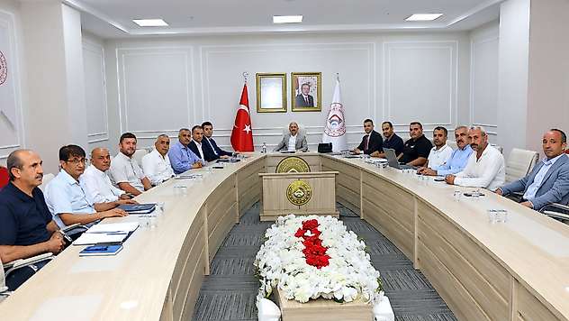 Vali Varol muhtarlarla bir araya geldi