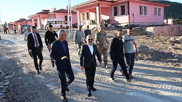 Vali Varol Olgunlar Köyü Kırsal Konutlarında incelemelerde bulundu