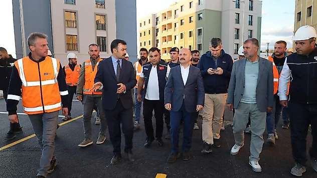 Vali Varol, Salkımbağı Deprem Konutlarında İncelemelerde bulundu