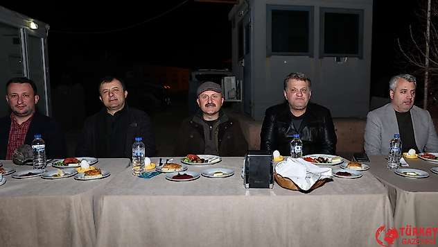 Vali Varol Vatan nöbetindeki kahramanlarımızla sahur yaptı