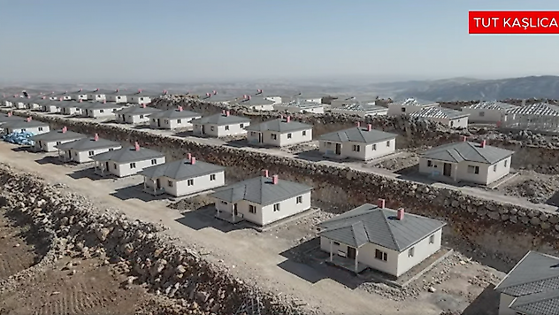 Vali Varol 'Vatandaşlarımıza yeni ve konforlu bir yaşamın altyapısını oluşturuyoruz'