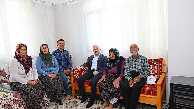 Vali Varol: 'yepyeni hatıralarla dolu hayatlar inşa ediyoruz'