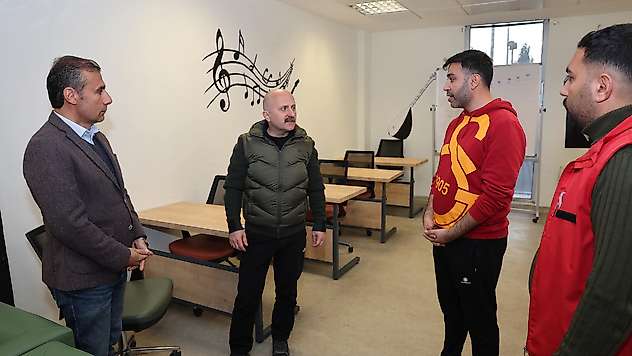 Vali Varol 'Yüzyılın güçlü ve saygın Türkiye'si gençlerimizin omuzlarında yükselecektir.'