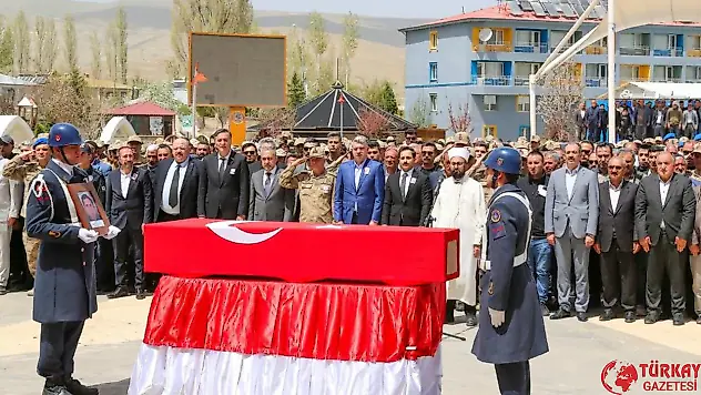 Van'da şehit güvenlik korucusu için tören düzenlendi