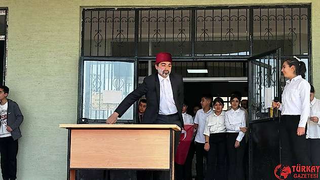 Yavuz Selim Ortaokulunda İstiklal Marşı'nın Kabulü ve Mehmet Akif Ersoy'u Anma Günü düzenlendi