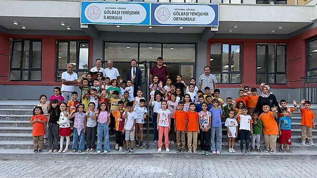 Gölbaşı'nda Yenişehir İlkokulu ve Yenişehir Ortaokulu kapılarını öğrencilerine açtı