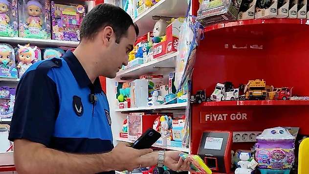 Yeşilyurt'ta zabıta ekiplerinden kırtasiye denetimi