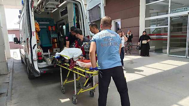 Yüksekten düşen 6 yaşındaki kız çocuğu ağır yaralandı