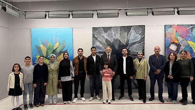 Ressam Ali İrgin'den SANKO Sanat Galerisinde 'Sonsuzluk Ağları' temalı resim sergisi