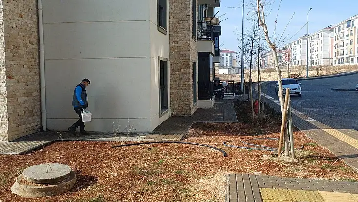 Adıyaman Belediyesi'nden Örenli TOKİ'de haşereyle mücadele