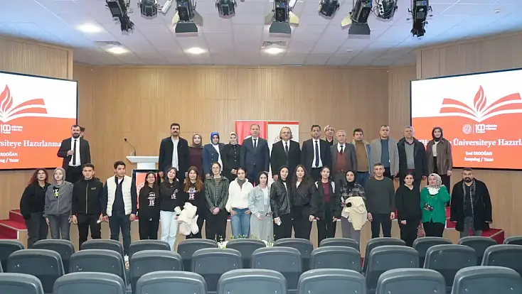 Adıyaman’da Hayata ve Üniversiteye Hazırlanmak Konferansı Gerçekleştirildi