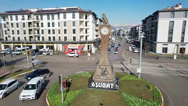 Adıyaman Saat Kulesi 3 yıldır 04.17'yi gösteriyor