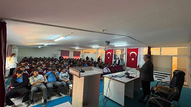 Besni’de Hz. Peygamber ve Güzel Ahlak konulu program gerçekleştirildi