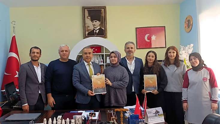 Besni Şehit Mehmet Yağmur Anadolu İmam Hatip Lisesi Heyetinden Demirel’e ziyaret