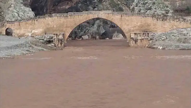 Cendere Çayı yükseldi