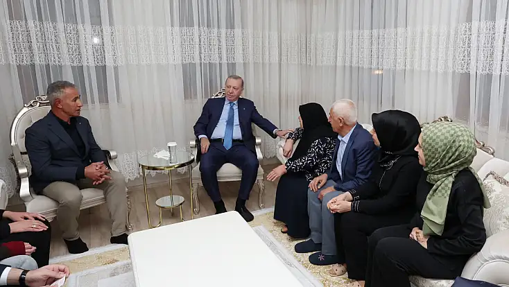 Cumhurbaşkanı Erdoğan, İndere’de Kizir ailesine misafir oldu