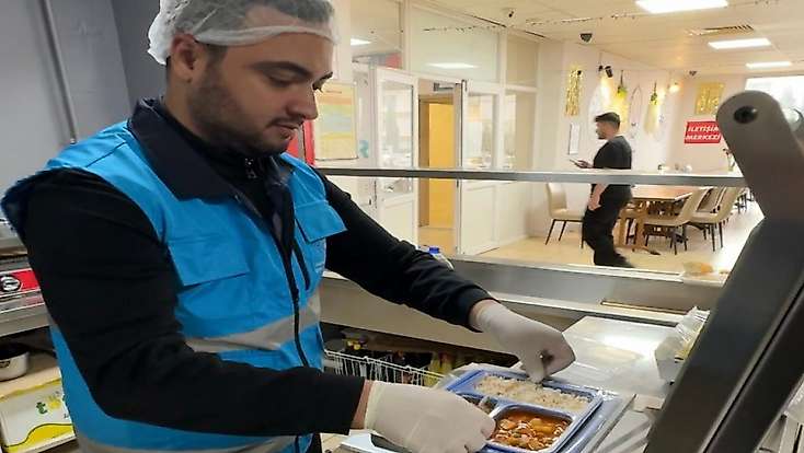 Elüstü: Komşum projesi ile gönüllere dokunuyoruz