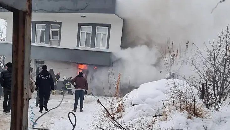 Evde çıkan yangın korkuttu