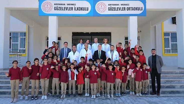 İl Müdürü Tosun Güzelevler İlk ve Ortaokulunda öğrenci ve öğretmenlerle bir araya geldi