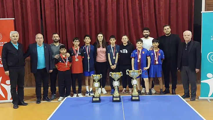 Masa Tenisinde Besni Rüzgarı esti