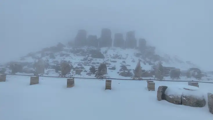Nemrut Dağı beyaza büründü