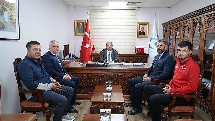Rektör Keleş, Karatede dünya İkincisi sporcuyu ağırladı