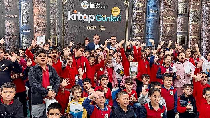 Samsat’tan 300 Öğrenci Kahta Kitap Günleri’ne Katıldı
