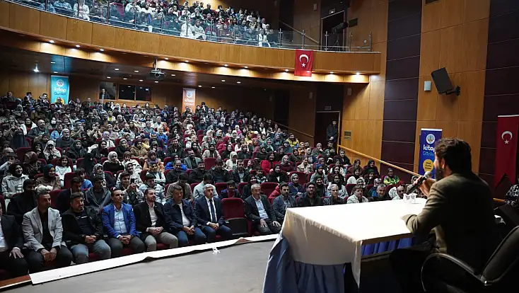 Serdar Tuncer Kahta’da sevenleriyle buluştu