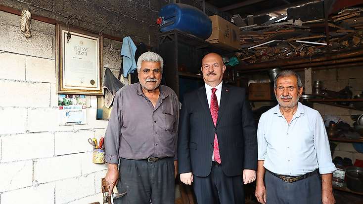 Vali Küçük Oturakçı pazarı esnafını ziyaret etti