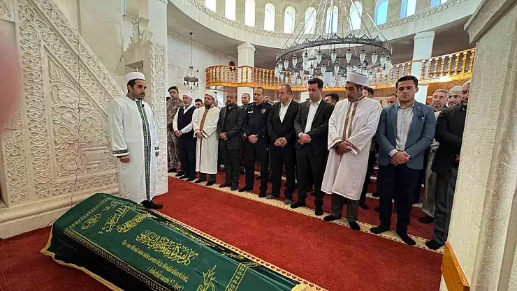 15 Temmuz şehidinin babası dualarla toprağa verildi