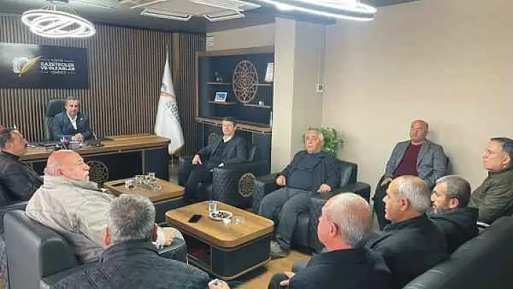 Milletvekili Tutdere, Kahta'da gazetecilerle bir araya geldi