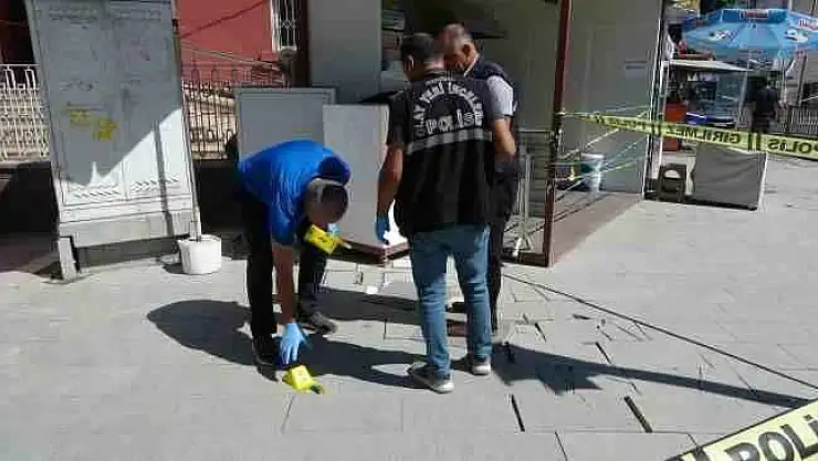 Husumetlisini İş Yerinde Pompalı Tüfekle Vurdu