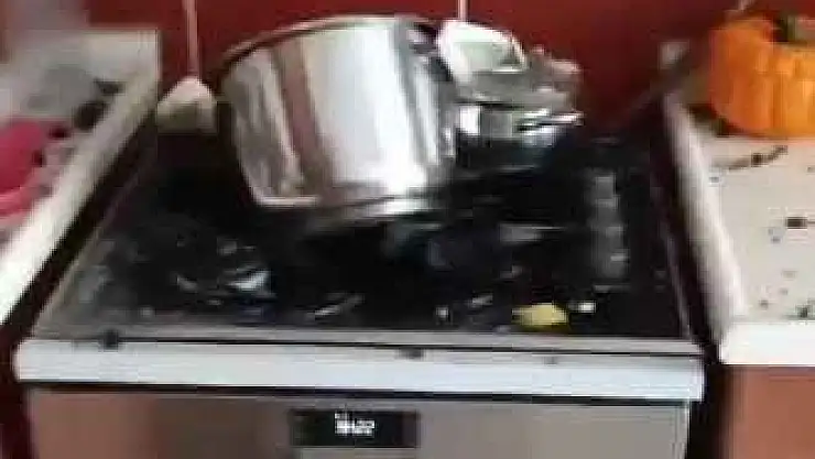 Düdüklü Tencere Bomba Gibi Patladı
