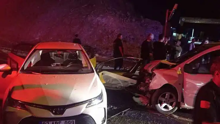 Siverek-Adıyaman Karayolunda Feci Kaza: 8 Yaralı