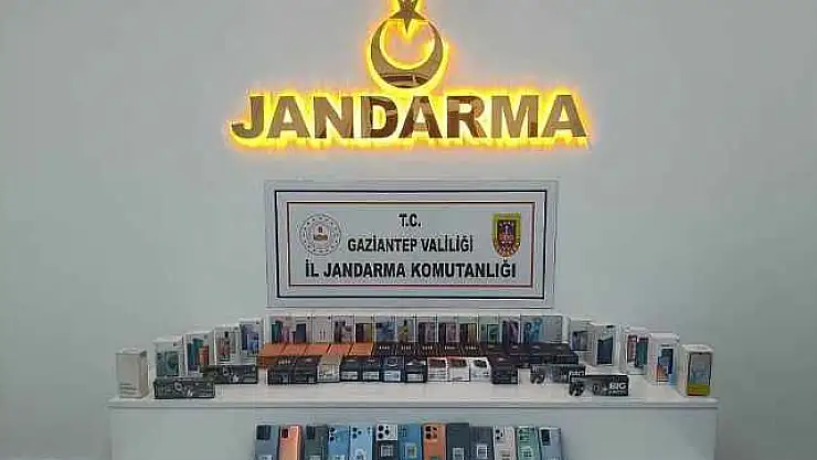 1 Milyon Lira Değerinde Kaçak Telefon Ve Saat Ele Geçirildi