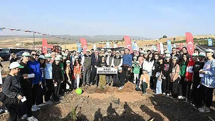 Milli Ağaçlandırma Günü'nde Binlerce Fidan Toprakla Buluşturuldu