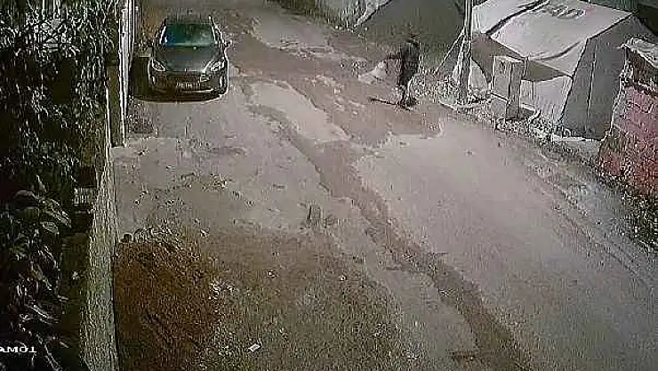 Çadırda kalan ailenin eşyalarını çalıp kaçtı