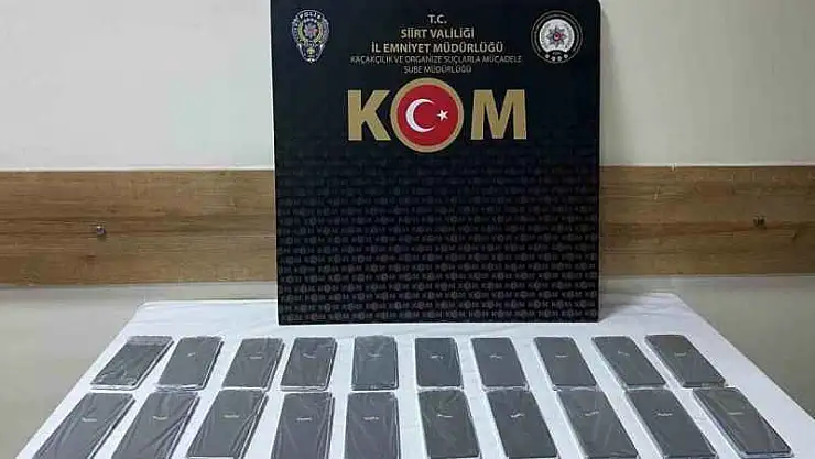 Hoparlörlere saklanan gümrük kaçağı telefonlar ele geçirildi
