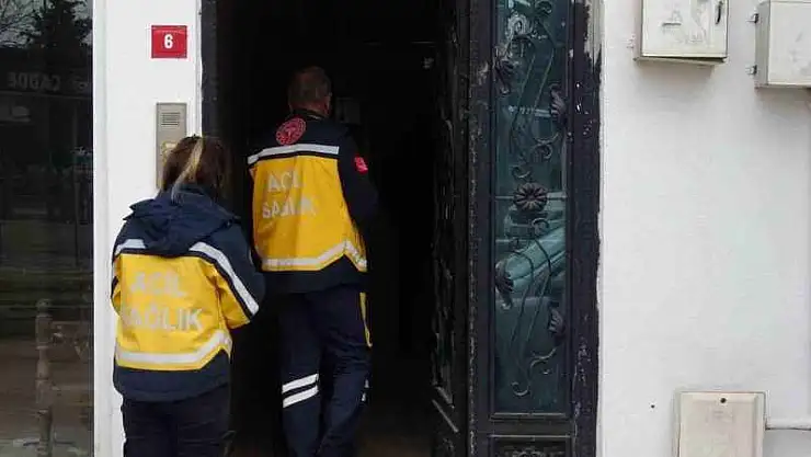 Yaşlı adam asansörde ölü bulundu