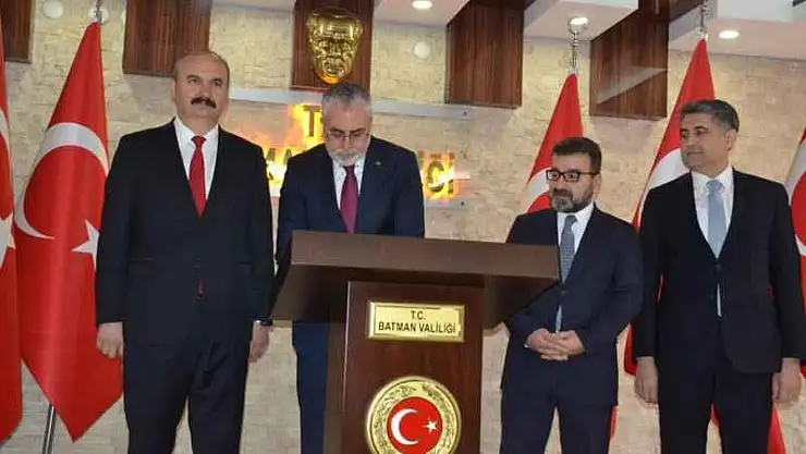 Bakan Işıkhan, Batman Valisi ile görüşerek eski vekil Hamidi'nin taziyesi katıldı