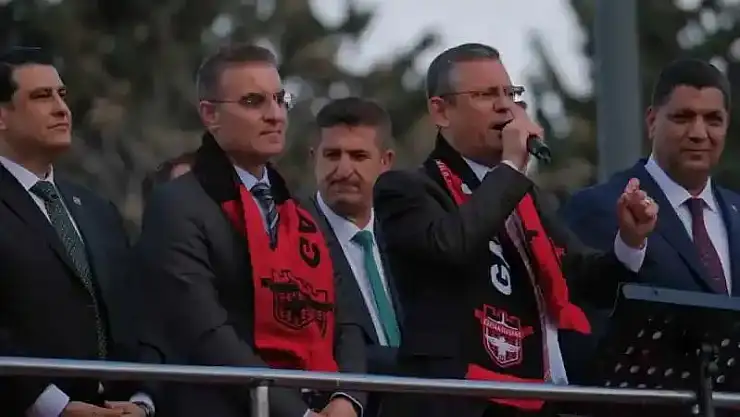 Özgür Özel, partisinin Gaziantep mitingine katıldı