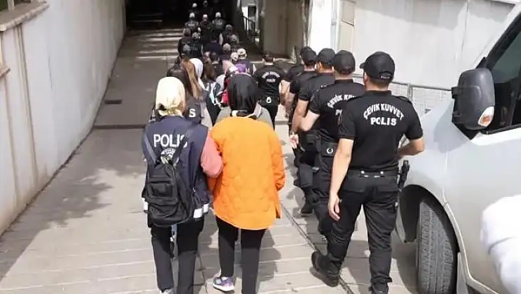 Gaziantep'teki FETÖ operasyonunda 1 şahıs tutuklandı
