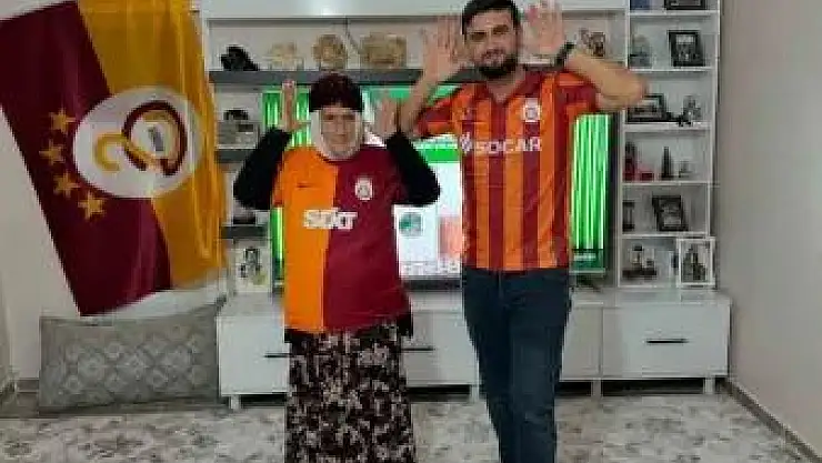 Galatasaray tutkunu Kadriye Nine ve ailesi sosyal medyada büyük ilgi görüyor
