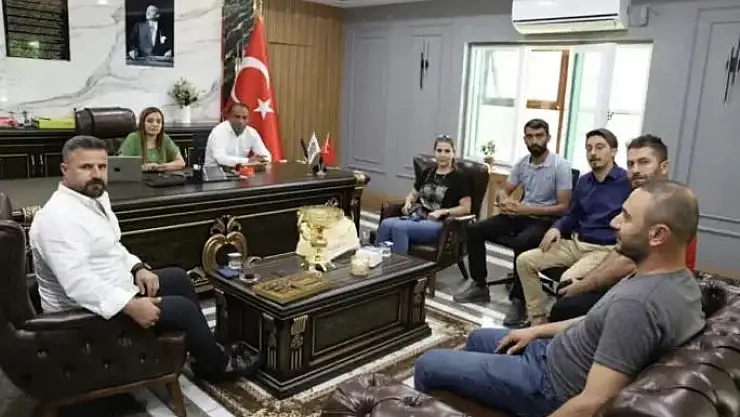 Mazıdağı'nda DEM Partili başkanın ilk projesi makam odasının içini tamamını değiştirmek oldu
