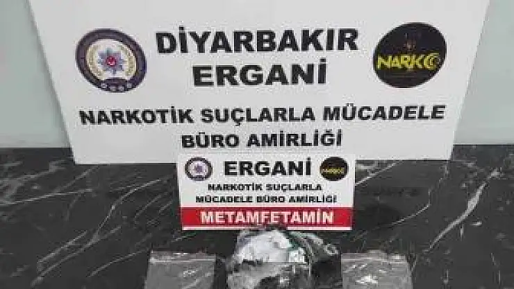 Ergani'de şüpheli şahsın üzerinde uyuşturucu ele geçirildi
