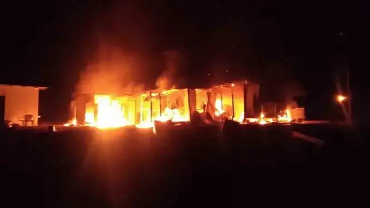 Şantiye alanındaki Konteynerler yandı