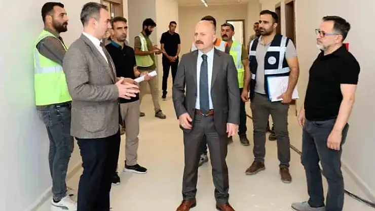 Vali Varol, sağlık müdürlüğü binasını inceledi